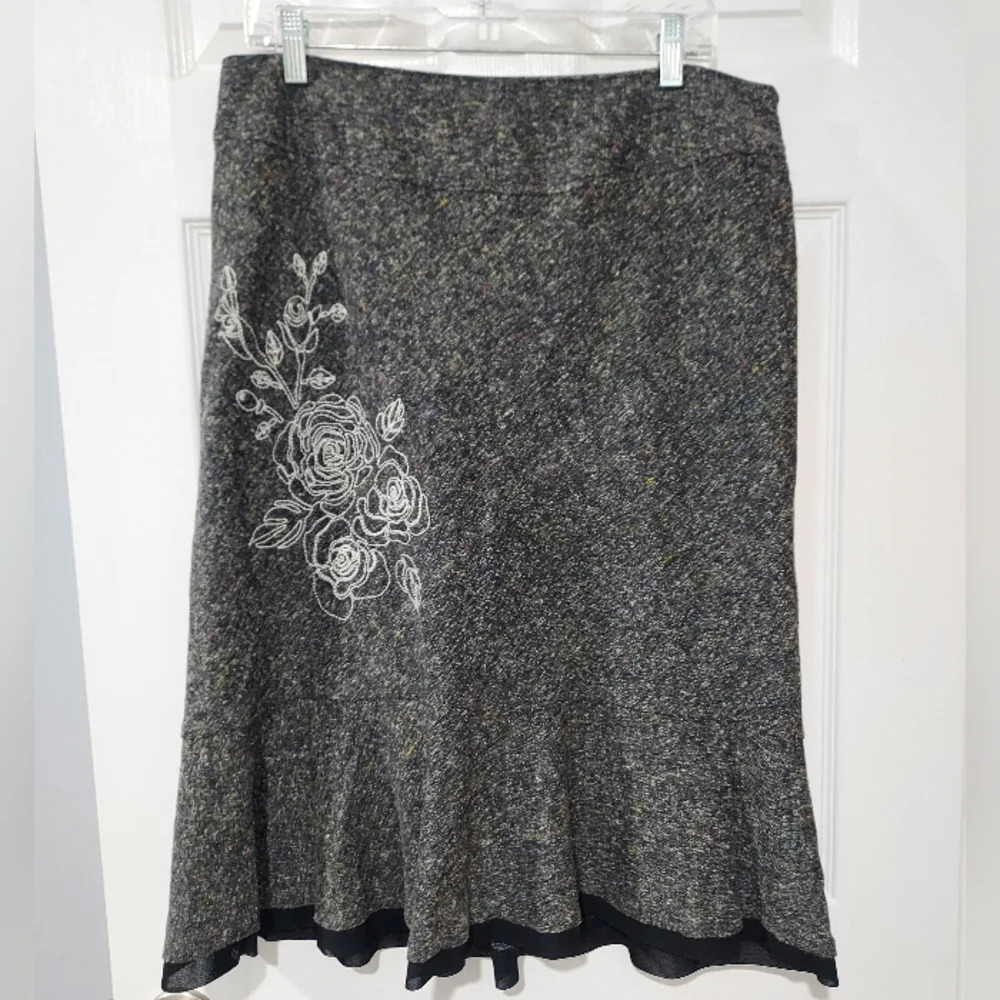 George Tweed Embroidered Floral Ruffle Hem Midi Skirt in Size 14